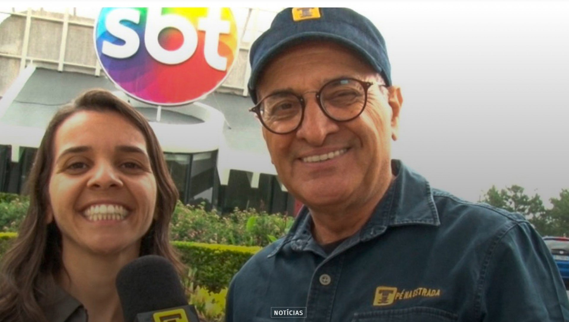 Apresentadores do programa Pé na Estrada, da TV Jornal/SBT