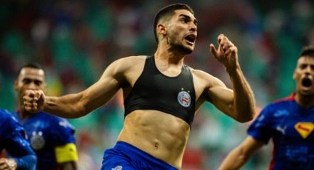 O Bahia venceu o AtlÃ©tico Mineiro por 2x1, em partida vÃ¡lida pela 13Âª rodada do Campeonato Brasileiro, na Arena Fonte Nova, na noite deste sÃ¡bado (12).