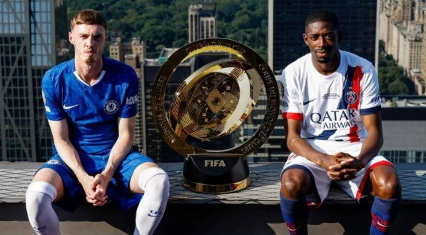 Palmer e Dembélé com a taça do Mundial de Clubes 2025