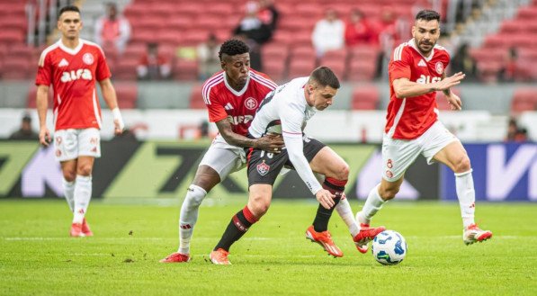 Time baiano perde para o Internacional em Porto Alegre, e segue na zona de rebaixamento do Brasileirão