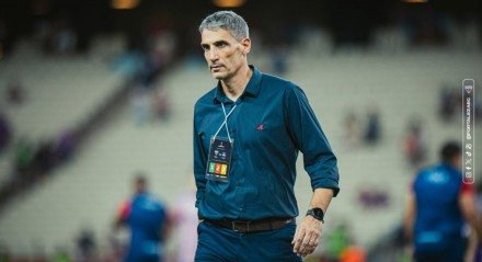 A crise no Laion parece não ter fim. Já são nove jogos sem vencer, com seis derrotas seguidas, e a pressão interna é enorme pela demissão do treinador.