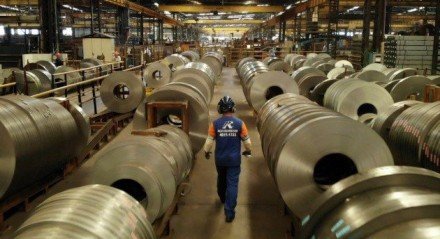 Brasil exporta produtos semi-acabados para os Estados Unidos.