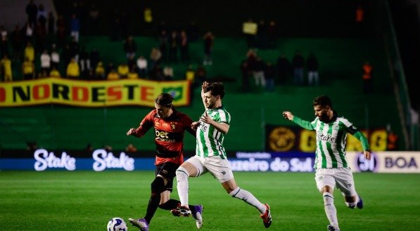 Lance do jogo entre Juventude x Sport pela 13ª rodada do Brasileirão