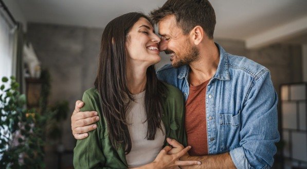 Imagem ilustrativa de um casal feliz! 