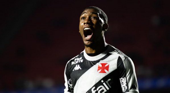 Rayan, atacante do Vasco