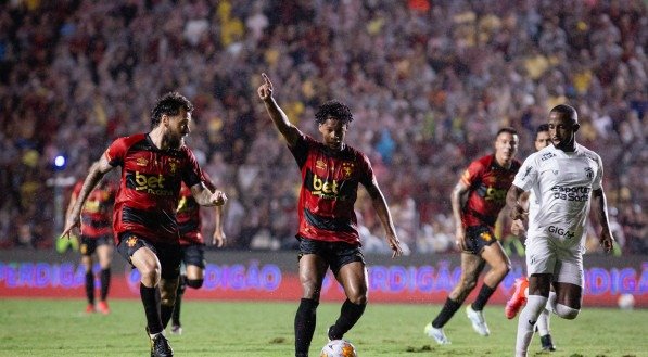 Imagem do duelo entre Sport x Ceará