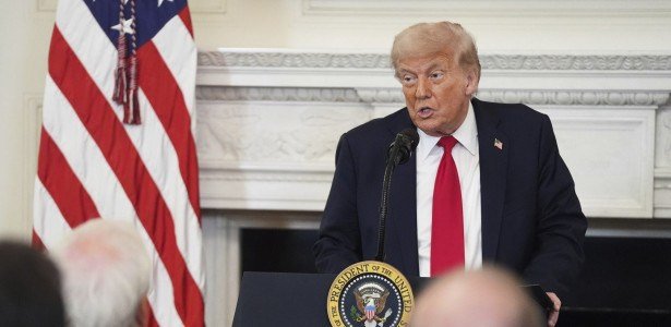 Trump ameaça tarifas de até 100% contra Rússia se não houver acordo sobre Ucrânia