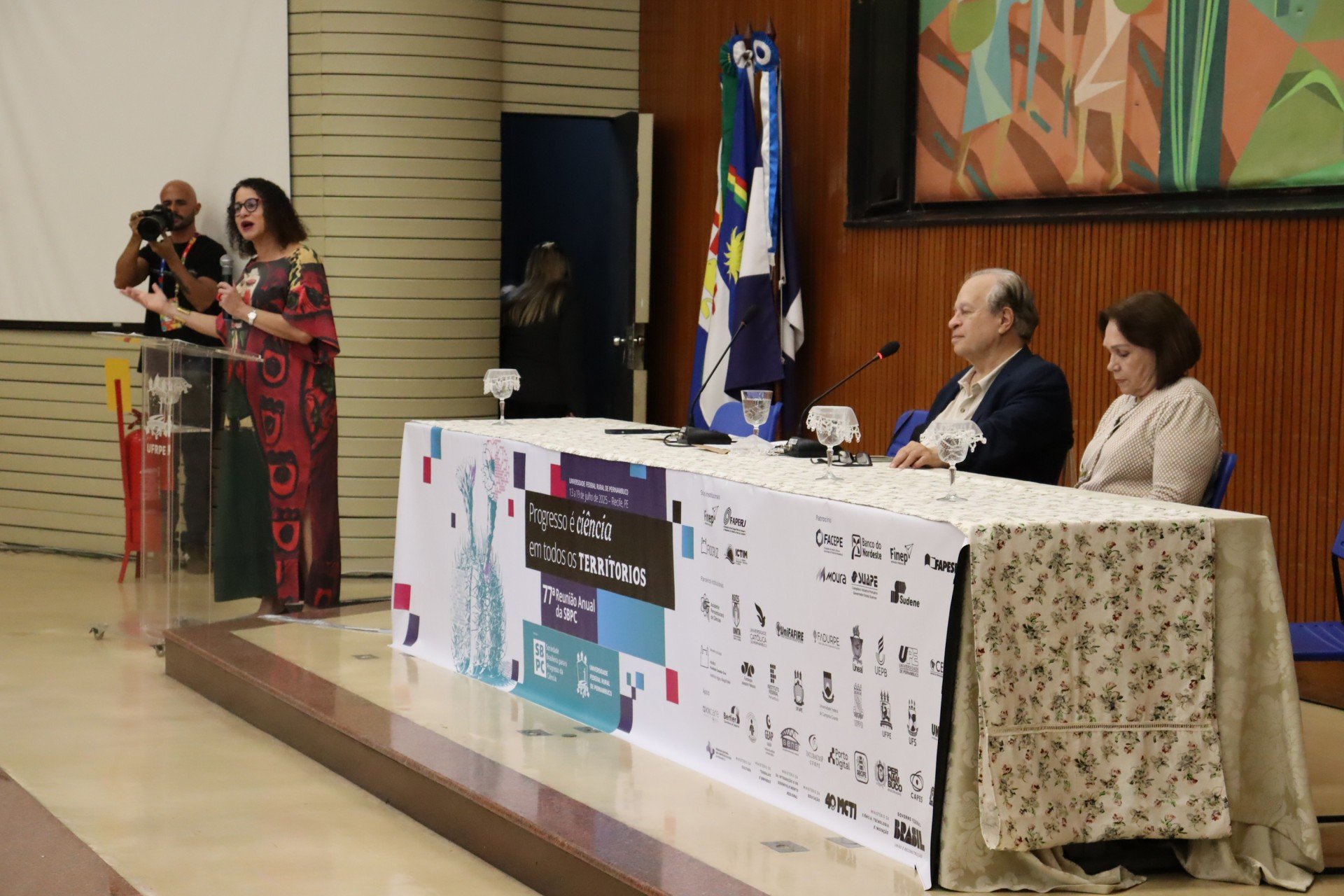 Foto da capa: Enem e Educação