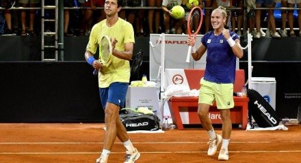 Brasileiros desafiam principais cabeças de chave nas quartas de final do torneio jogado sobre o piso de saibro na Riviera Sueca