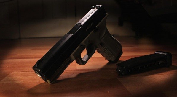 Sonhar com arma de fogo: alerta vermelho para conflitos e proteção emocional
