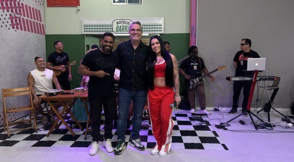 Grupo Simples Olhar e Grazi Almeida são as atrações do Boteco do Barra desta semana