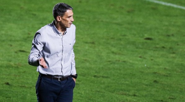 Com a saída do argentino do Fortaleza, Rogério Ceni entra no top-3 de comandantes há mais tempo no cargo, atrás apenas de Abel Ferreira e Jorge Castilho