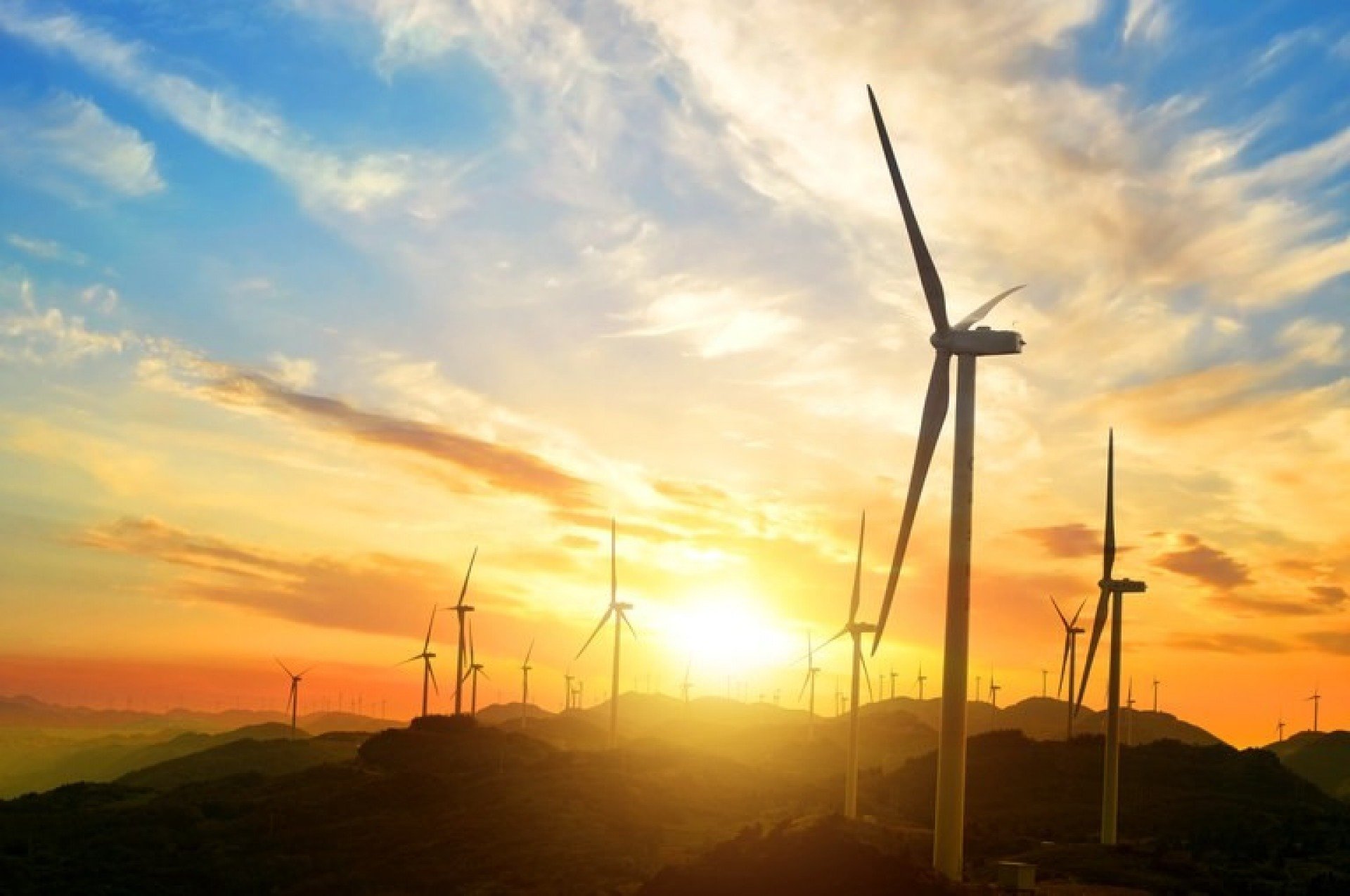 Porque o consumidor brasileiro de energia tem que pagar por bandeiras tarifárias e R$ 50 bilhões em subsídios quando sobra energia