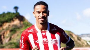 Lucas Cardoso, meia do Náutico, em apresentação oficial