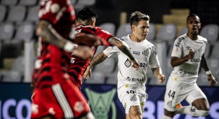 Com Neymar renovado até o fim do ano, o Santos encara o Flamengo na Vila, tentando reagir no Brasileirão e embalar de vez na temporada.