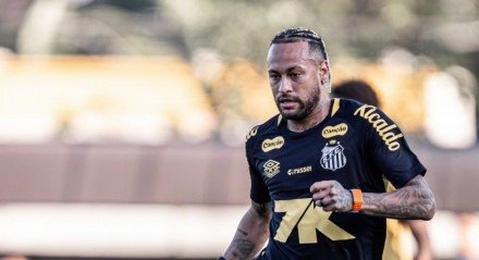 Após preparação para o duelo contra o Flamengo, que acontece nesta quarta-feira, o camisa 10 do Santos brincou com o filho no treino.