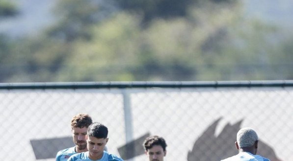Com desfalques, Flamengo encara o Santos para se manter na liderança do Brasileirão 2025