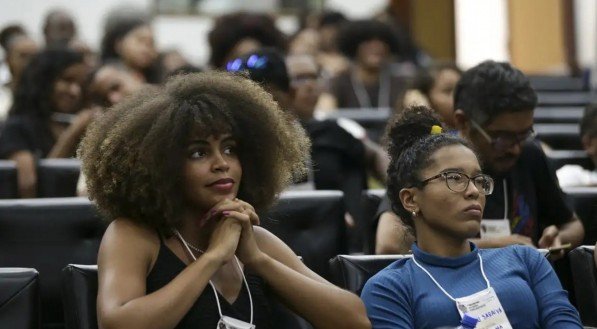 Pós-graduação "ainda é concentrada na população branca", aponta estudo