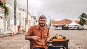 Jornalista e escritor Octávio Santiago lançou 'A trama do preconceito contra o povo do Nordeste'
