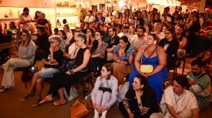 Conversas Instigantes tem lotado a área reservada às discussões no Espaço Janete Costa, na Fenearte