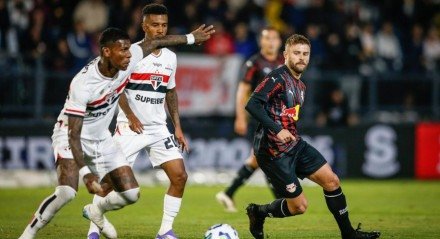 Duelo paulista terminou empatado em 2 a 2.