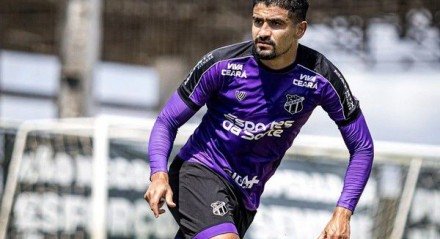 Defensor chega após passagem pelo Ceará e reencontra Daniel Paulista.