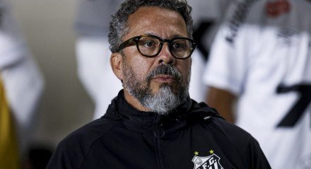 ApÃ³s a partida, o tÃ©cnico ClÃ©ber Xavier comentou sobre a utilizaÃ§Ã£o do Camisa 10 no seu esquema de jogo.