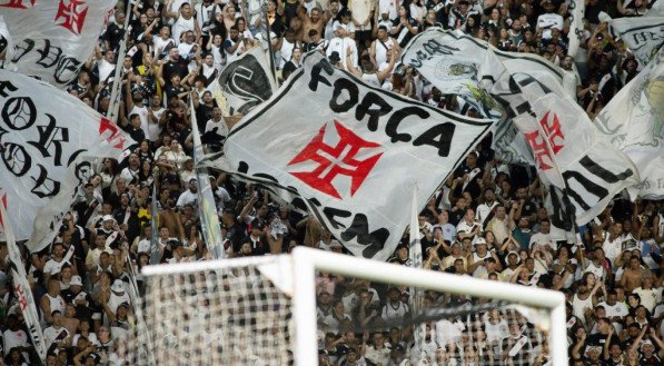 O papo foi em tom de conversa, por conta de sequência negativa de resultados do Vasco no ano. O presidente do clube autorizou a entrada dos torcedores.