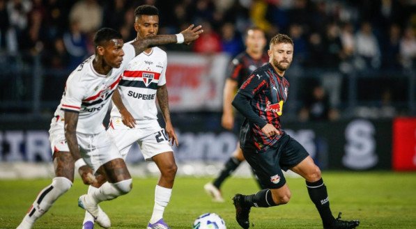 Duelo paulista terminou empatado em 2 a 2.