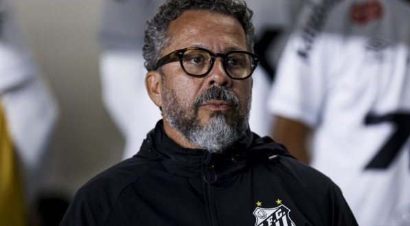 Após a partida, o técnico Cléber Xavier comentou sobre a utilização do Camisa 10 no seu esquema de jogo.