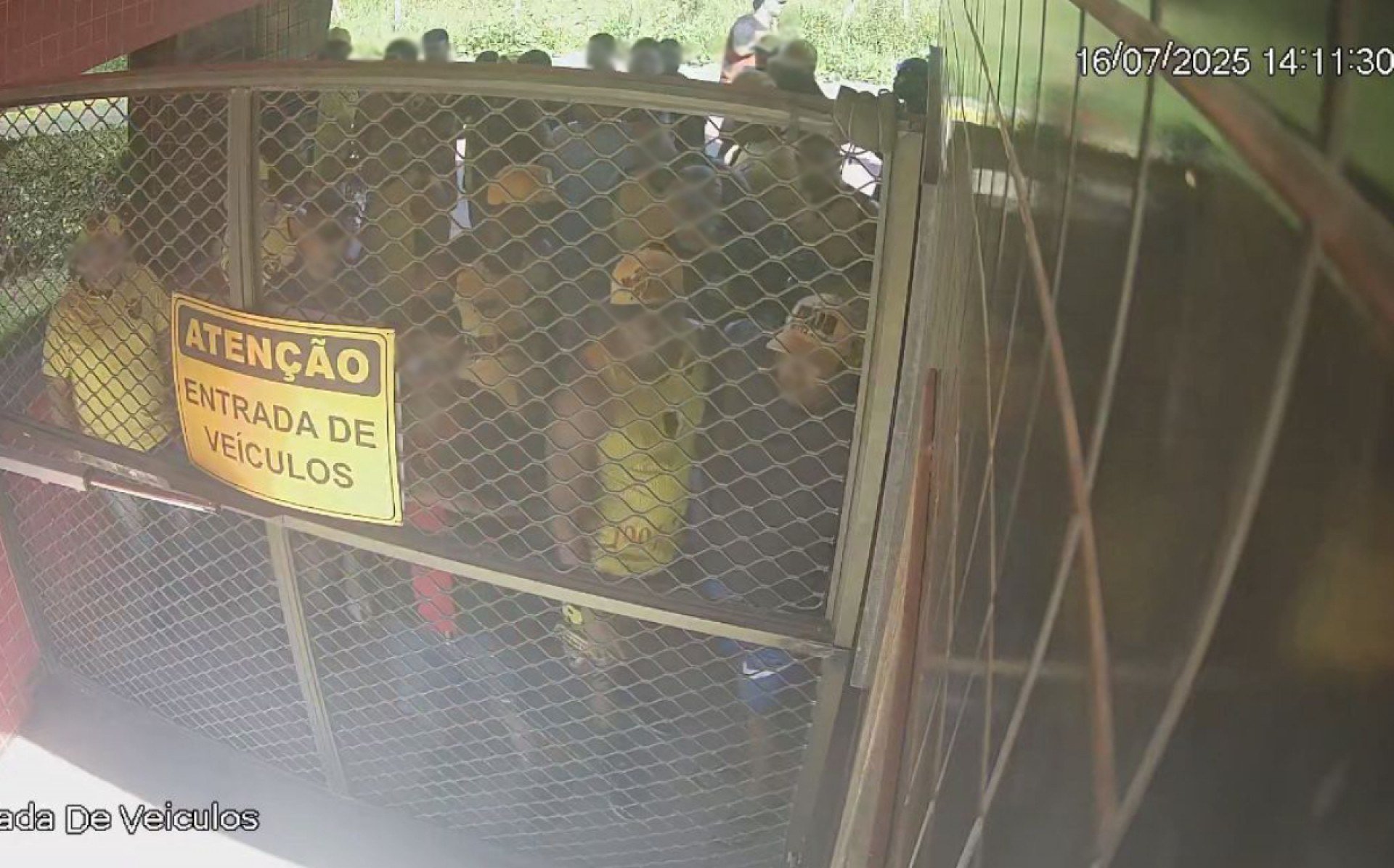 Membros de organizada do Sport em invas&atilde;o ao CT na quarta-feira (16/07)