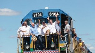 Presidente Lula percorreu trecho da ferrovia e reiterou compromisso de garantir recursos para conclusão da obra