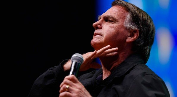 Ex-presidente Jair Bolsonaro foi alvo de operação da PF nesta sexta-feira (18)