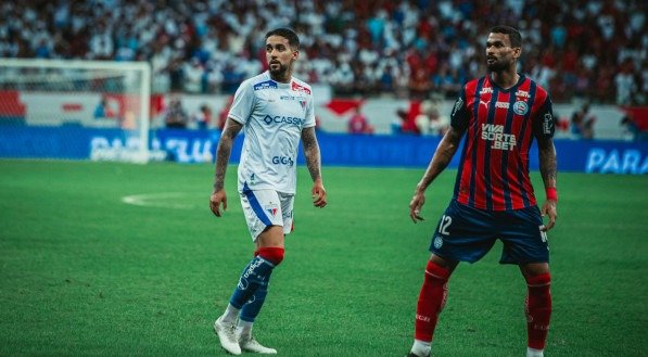Imagem de duelo entre Fortaleza e Bahia