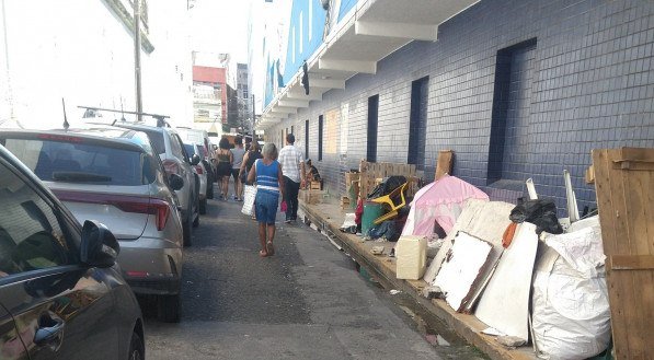 Voz do Leitor, 20/07: Moradias irregulares no centro do Recife