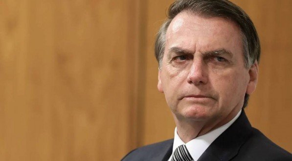 O ex-presidente Jair Bolsonaro é alvo de mandados da PF