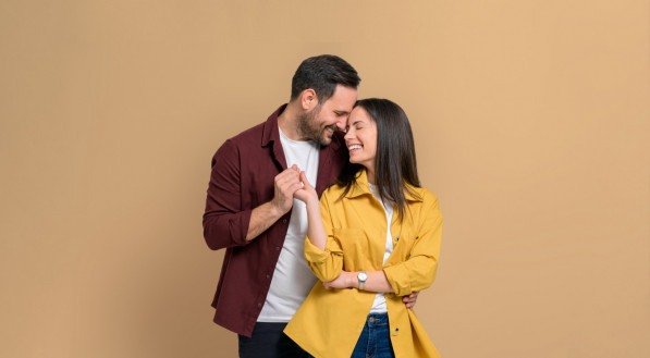 Imagem ilustrativa de um casal feliz! 