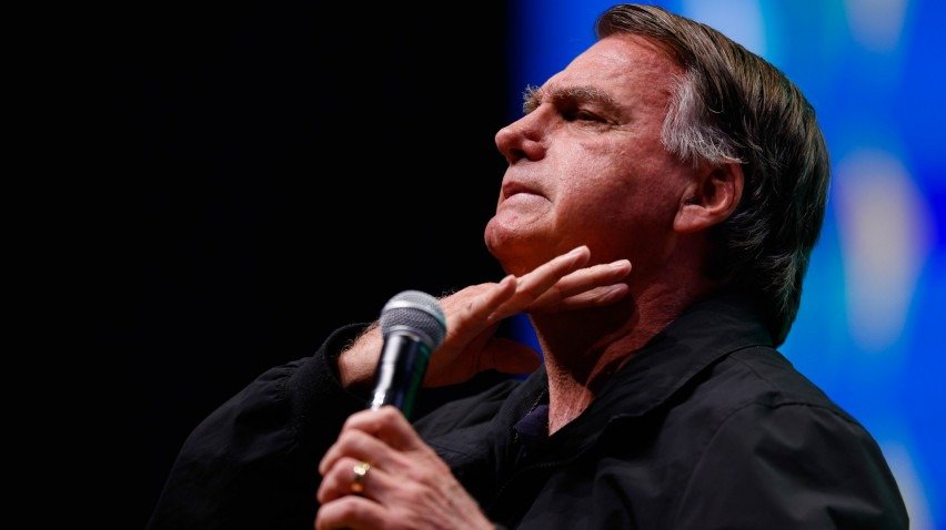 Ex-presidente Jair Bolsonaro foi alvo de operação da PF nesta sexta-feira (18)