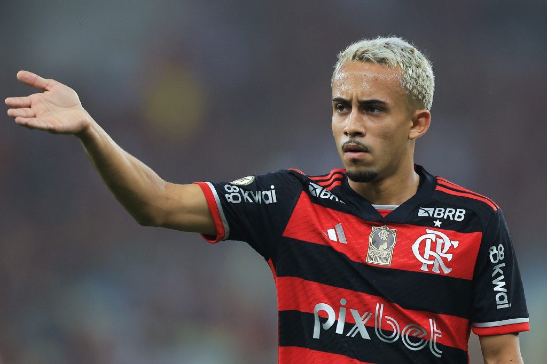 Jogador do Flamengo critica post após vitória sobre o Leverkusen