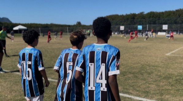 Grêmio Factory faz jogo de tirar o fôlego e vence o Club Athletico Paranaense nas quartas de final da IberCup