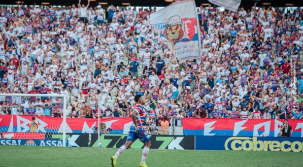 Marinho marcou um belo gol no primeiro tempo, mas viu o Leão sofrer o empate nos minutos finais.