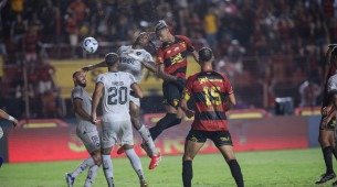 Lance do jogo entre Sport x Botafogo pela 15ª rodada do Brasileirão