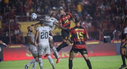 Lance do jogo entre Sport x Botafogo pela 15ª rodada do Brasileirão