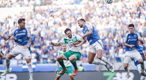 Na tarde deste domingo (20), o Juventude foi derrotado pelo Cruzeiro por 4 a 0 no Mineirão e ficou na 18ª posição da tabela do Brasileirão. Em missão complicada na 15ª rodada do torneio, o Jaconero tentou suportar o ataque do atual líder do campeonato, mas cometeu erros de marcação e acabou sendo goleado. Veja [&amp;#8230;]