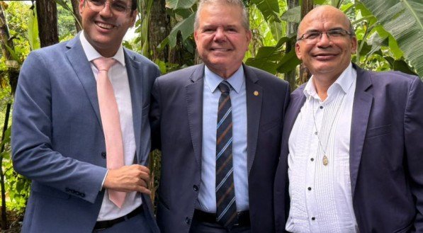    Uma favela perto do Palácio do Governo