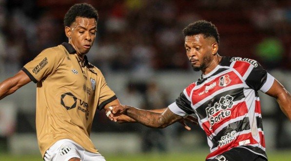 Lance do último jogo entre Santa Cruz x Central pela Série D