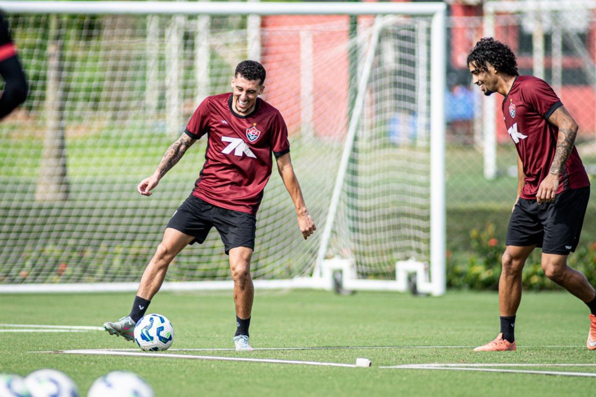 Sem vencer há oito jogos, Vitória encara o Bragantino pelo Brasileirão
