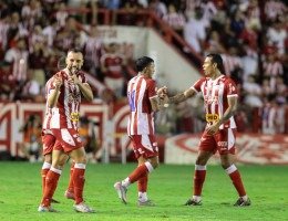Paulo Sérgio em comemoração de gol pelo Náutico sobre o Caxias pela Série C