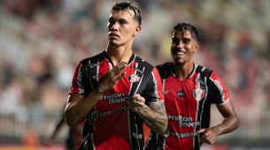 Imagem dos jogadores do Joinville em ação pelo Campeonato Catarinense