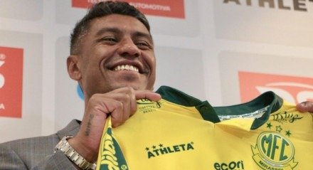 Paulinho recebe sondagem do futebol do Catar